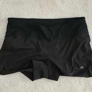Gap maternity qctive shorts